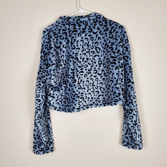 HYFVE Gray Cheetah Print Velour Cropped Sweatshirt Size medium In good conditi - Picture 6 of 7